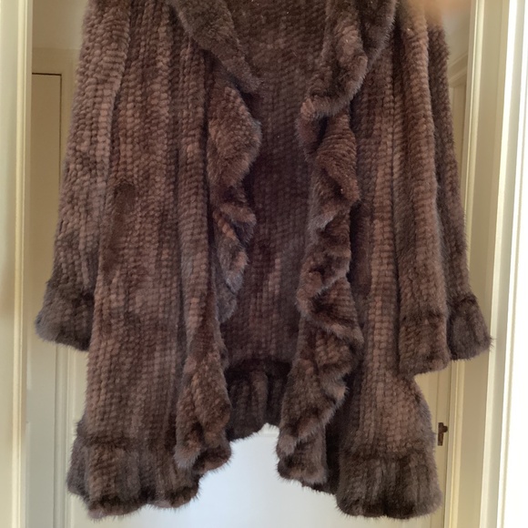 Belle Fare Modern Elegant Versatile Mahogany Knitted Mink Coat Stroller Jacket - Picture 3 of 15